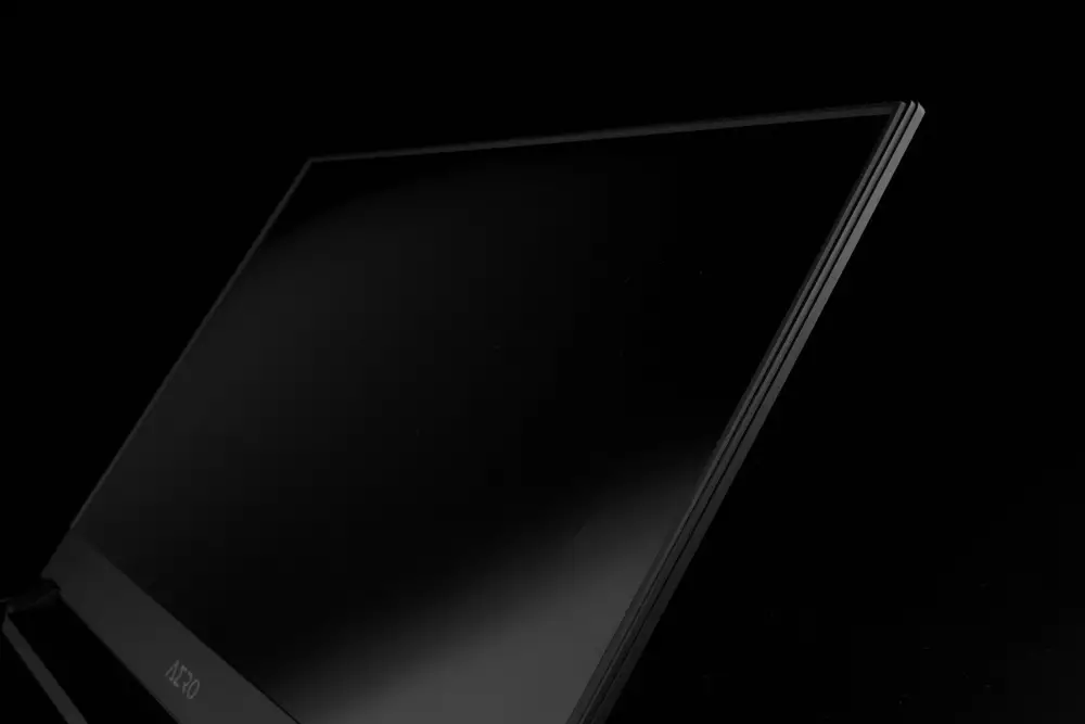 Лаптоп GIGABYTE AERO 15.6", UHD OLED,Intel® Core™ i7-9750H, 8GB, 256GB, GTX1660TI, Windows 10 Home