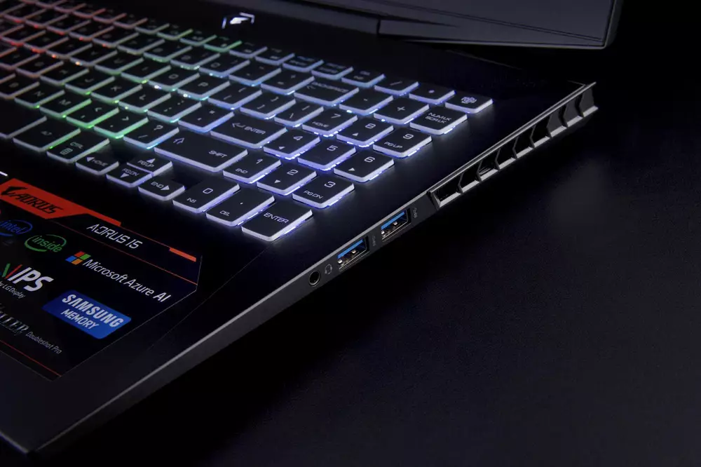 Лаптоп GIGABYTE AORUS WA 15.6", Intel&reg; Core&trade; i7-9750H, 16GB, FHD 144Hz IPS, 512GB+2TB, RTX2060, Windows 10 Home