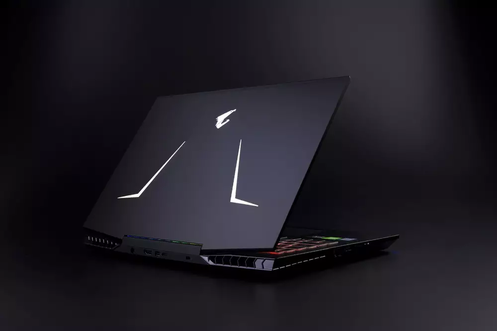Лаптоп GIGABYTE AORUS WA 15.6", Intel&reg; Core&trade; i7-9750H, 16GB, FHD 144Hz IPS, 512GB+2TB, RTX2060, Windows 10 Home