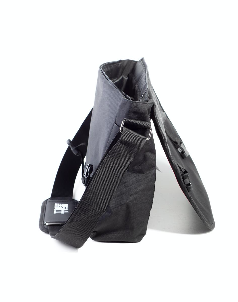 Чанта Star Wars - Star Wars Classic Darth Vader Messenger Bag