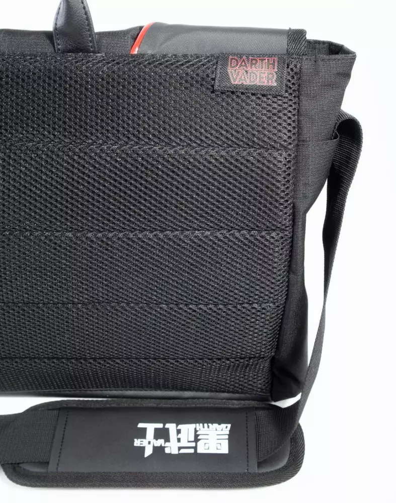 Чанта Star Wars - Star Wars Classic Darth Vader Messenger Bag