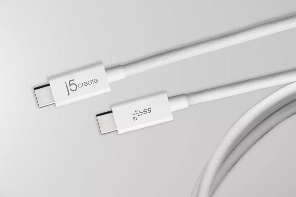 Адаптер j5create JUCX01, USB-C 3.1 към USB Type-C,10Gb/s, коаксиален кабел, 70 cm, бял
