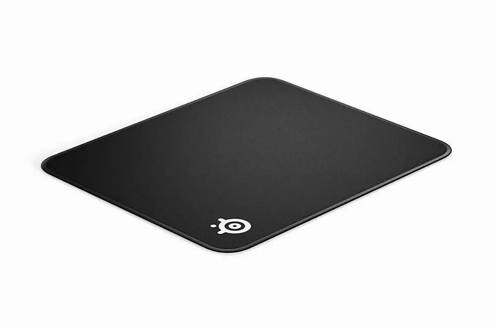 Геймърски пад SteelSeries QcK Edge Medium, черен