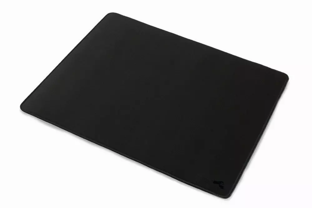 Геймърски пад Glorious Stealth L, черен