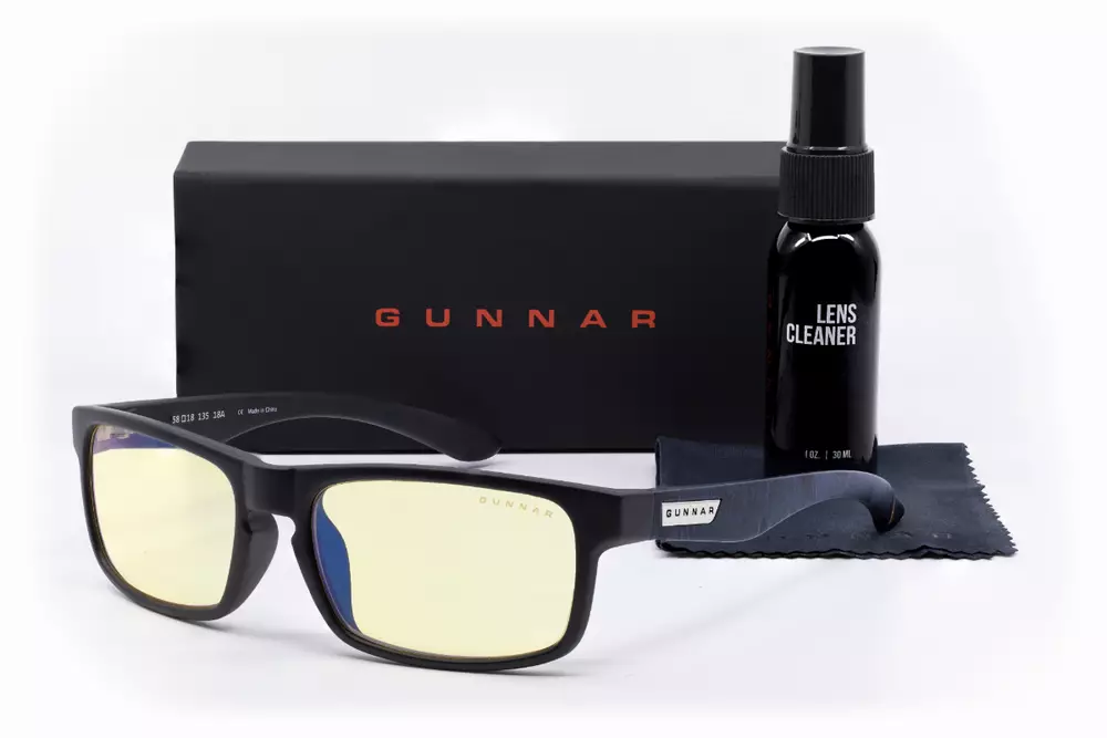 Комплект GUNNAR Assassin's Creed Onyx Case Promo Pack  - Очила, калъф, почистващ спрей