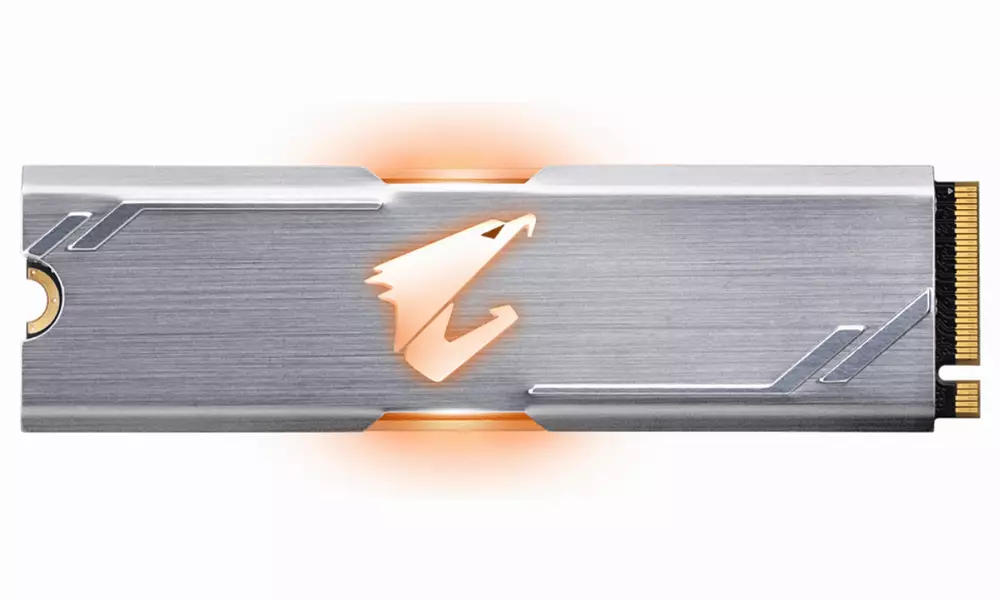 Диск SSD Gigabyte Aorus RGB 256GB M.2 2280 PCIe NVMe Gen 3.0 x4
