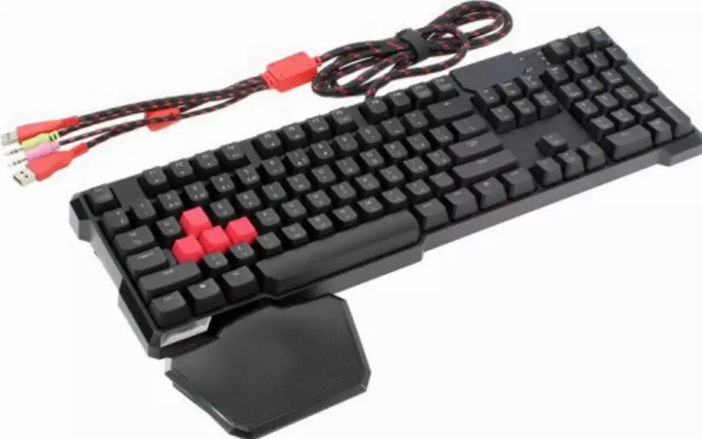 Геймърска клавиатура Bloody B640