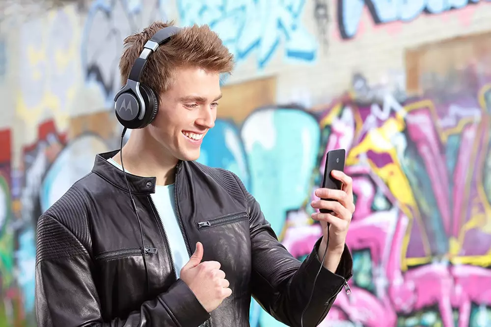 MOTOROLA PULSE MAX WIRED BLACK