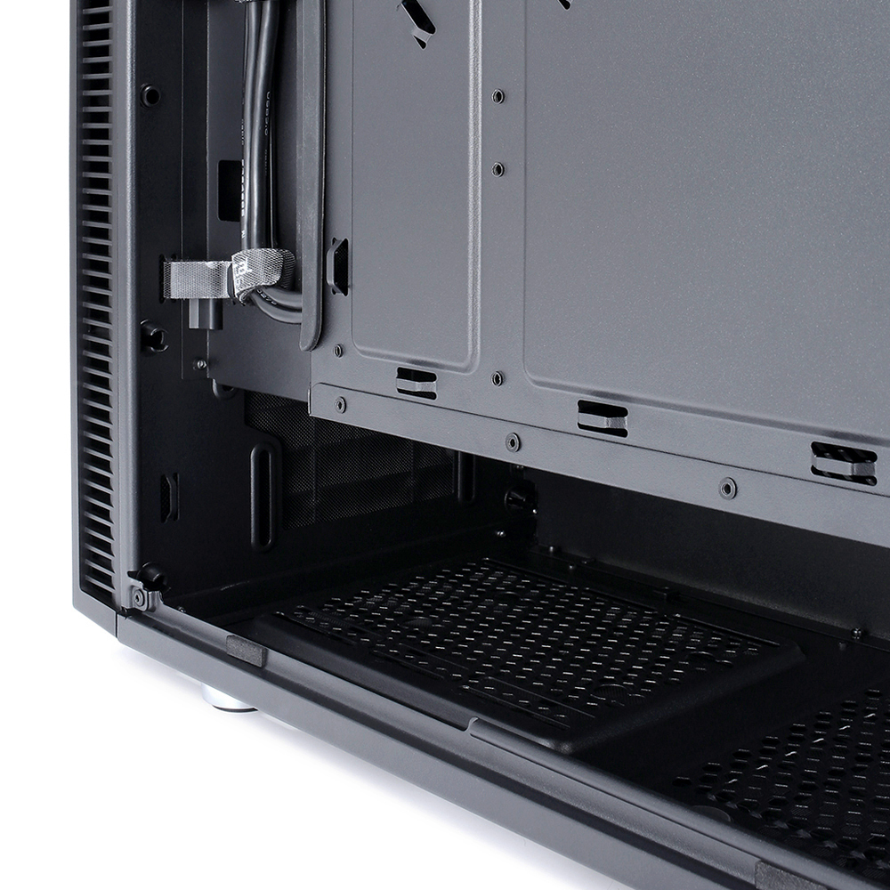 Кутия Fractal Define C Tempered Glass