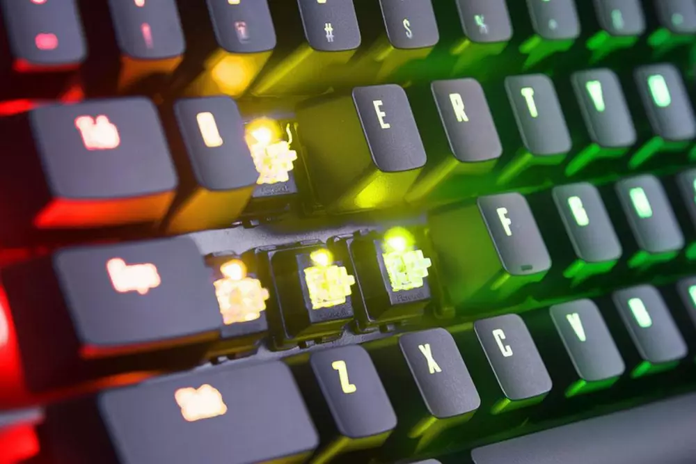 Геймърска механична клавиатура Gigabyte Aorus K9 RGB Optical Red Switch