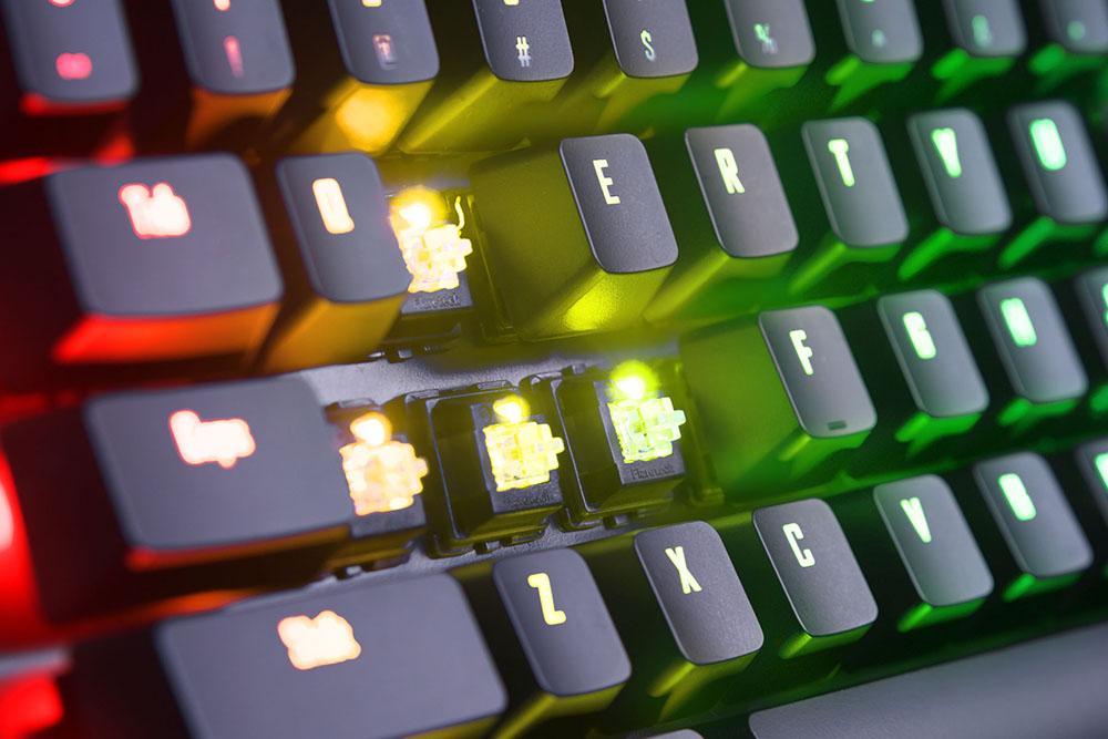 Геймърска механична клавиатура Gigabyte Aorus K9 RGB Optical Red Switch
