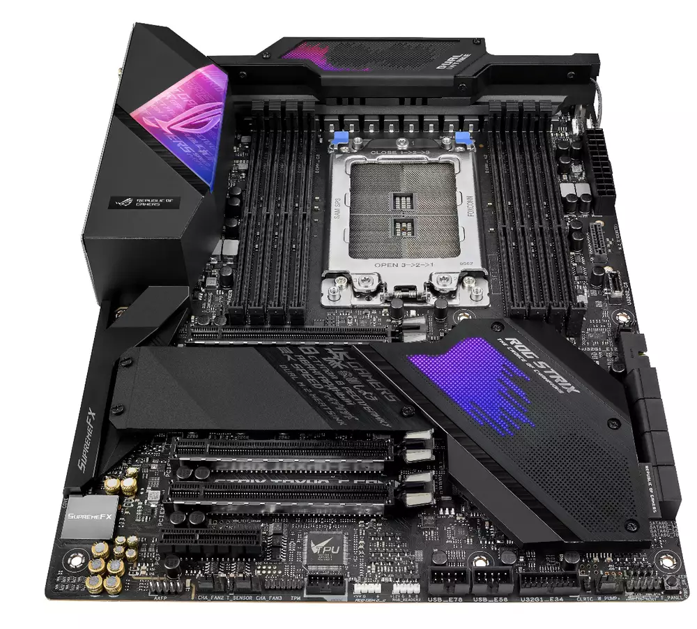 Дънна платка ASUS ROG Strix TRX40-E Gaming (Wi-Fi)