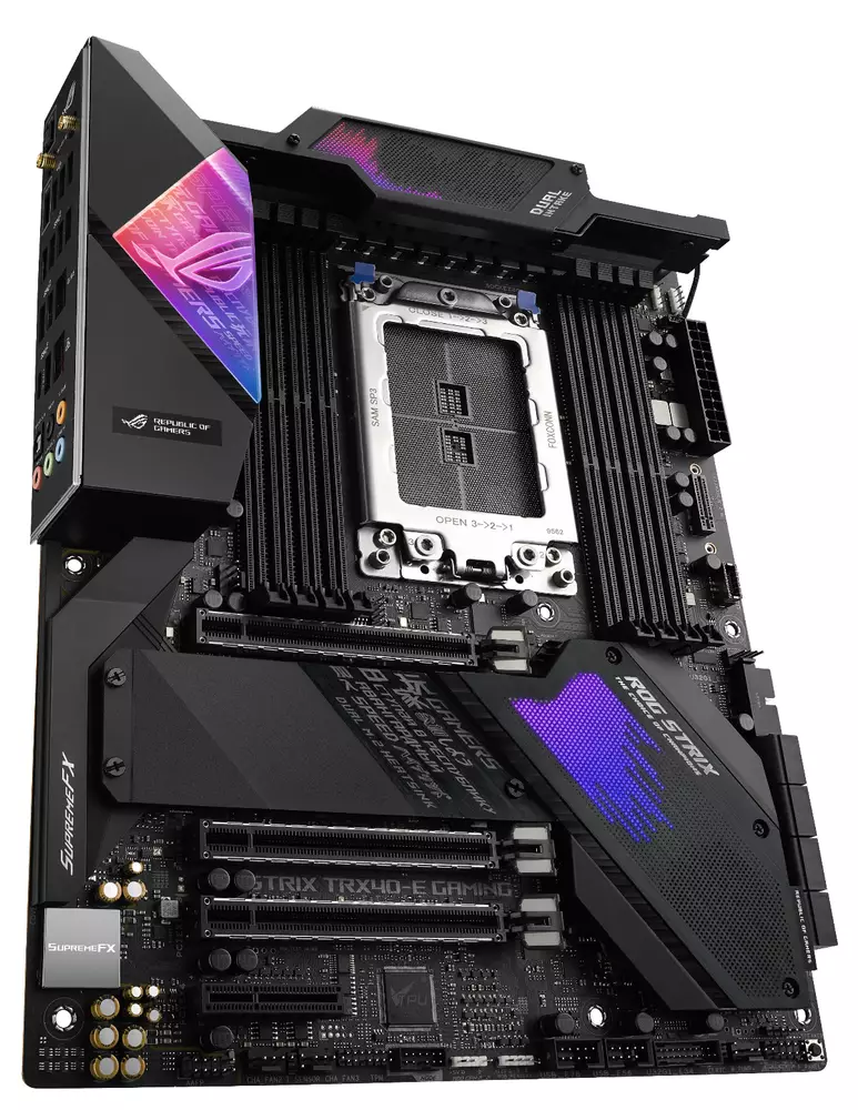 Дънна платка ASUS ROG Strix TRX40-E Gaming (Wi-Fi)