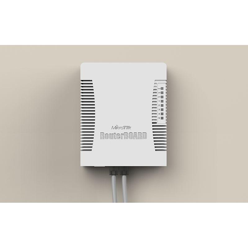 Рутер MikroTik RB960PGS, 128MB, 5x Gigabit LAN, PoE, USB, 10/100/1000Mbit,  RouterOS L4