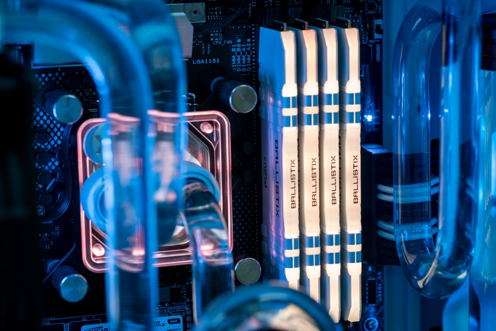 Памет Crucial Ballistix 32GB (2x16GB) DDR4 3200Mhz CL16 Black RGB