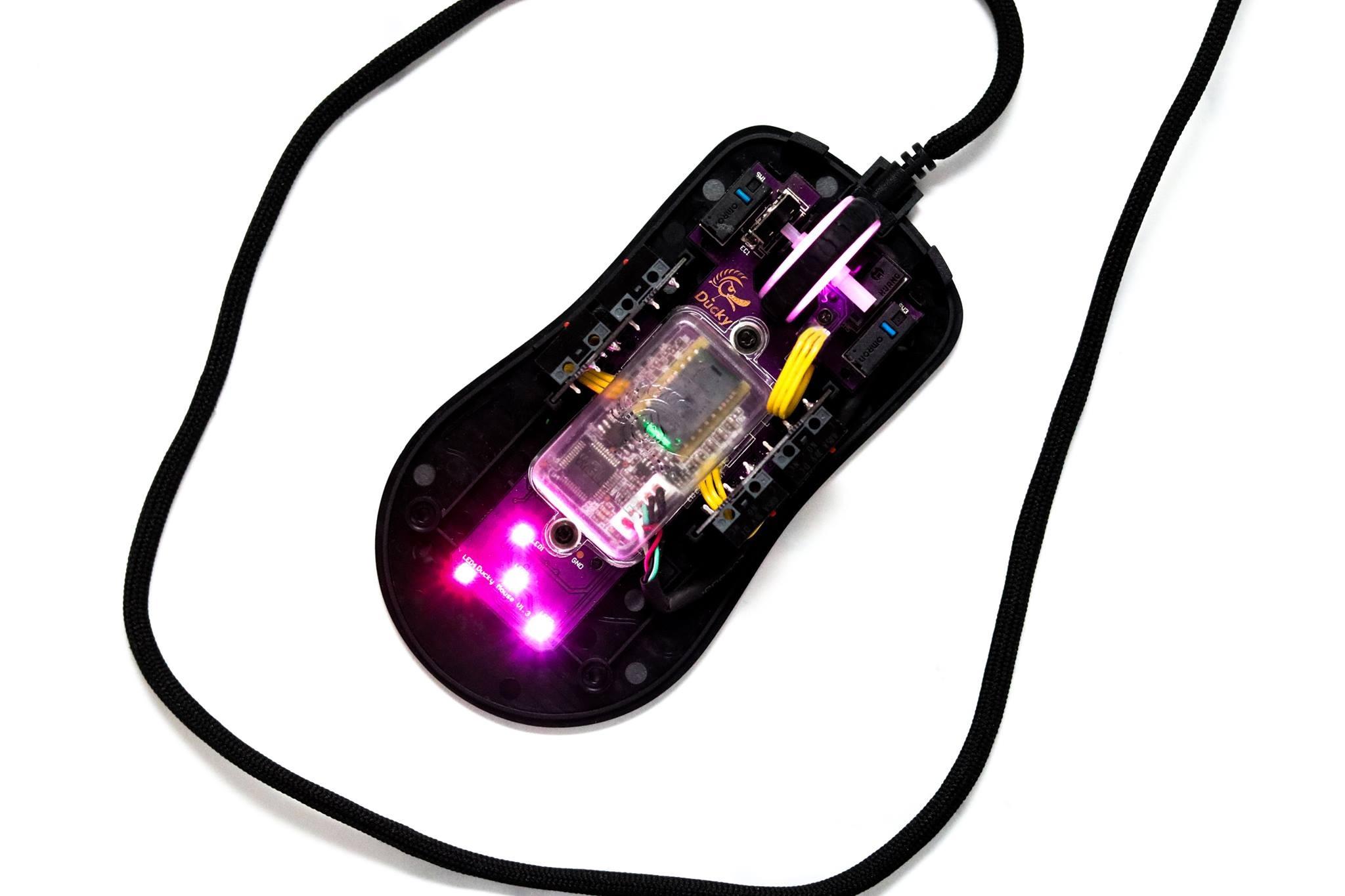 Геймърска мишка Ducky Feather RGB
