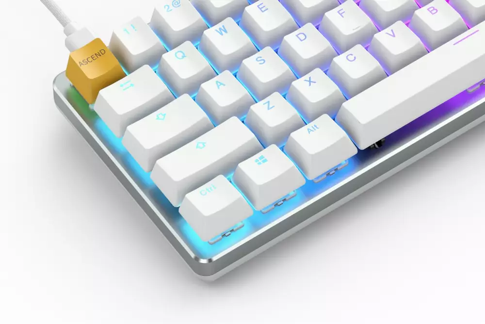 Геймърскa механична клавиатура Glorious White Ice GMMK RGB Compact, Gateron Brown US Layout