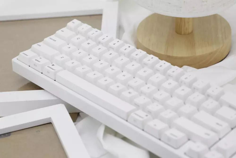 Геймърскa механична клавиатура Ducky x Varmilo Miya Pro Mac White LED, Cherry MX Blue