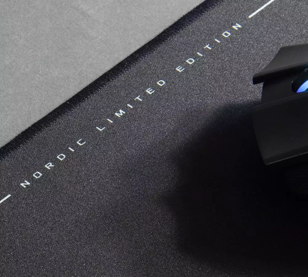 Геймърски пад ASUS ROG Strix Edge Nordic Edition