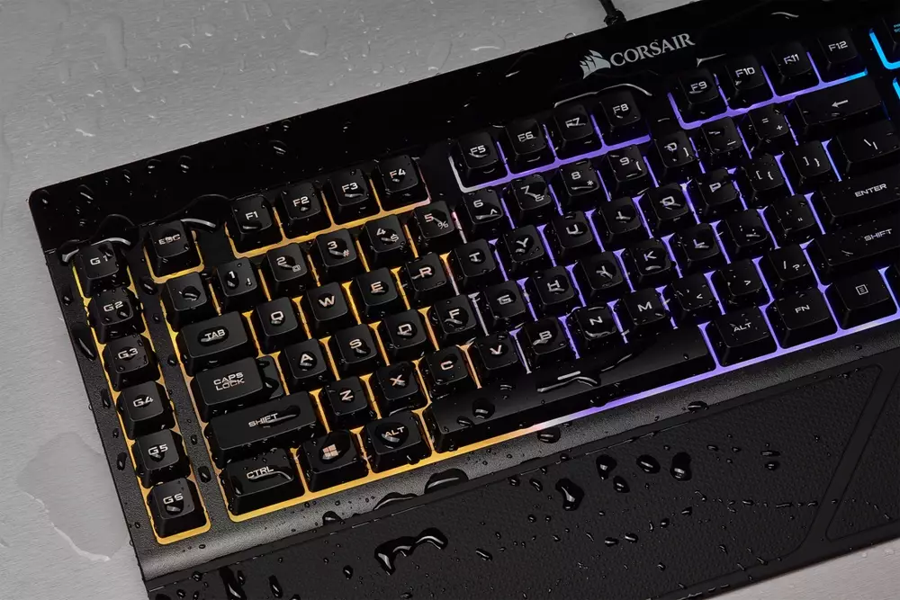 Геймърска клавиатура Corsair K55 RGB