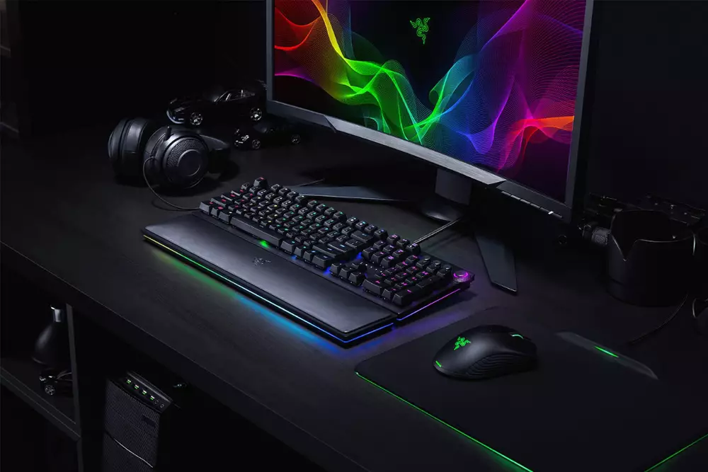 Геймърска клавиатура Razer Huntsman Elite Optical Switches