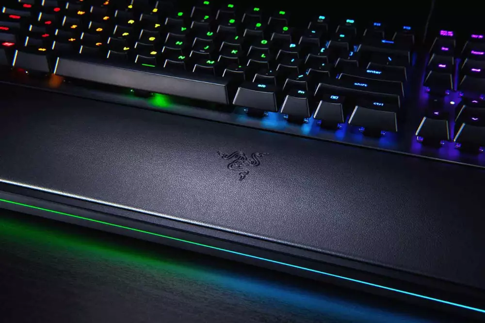 Геймърска клавиатура Razer Huntsman Elite Optical Switches