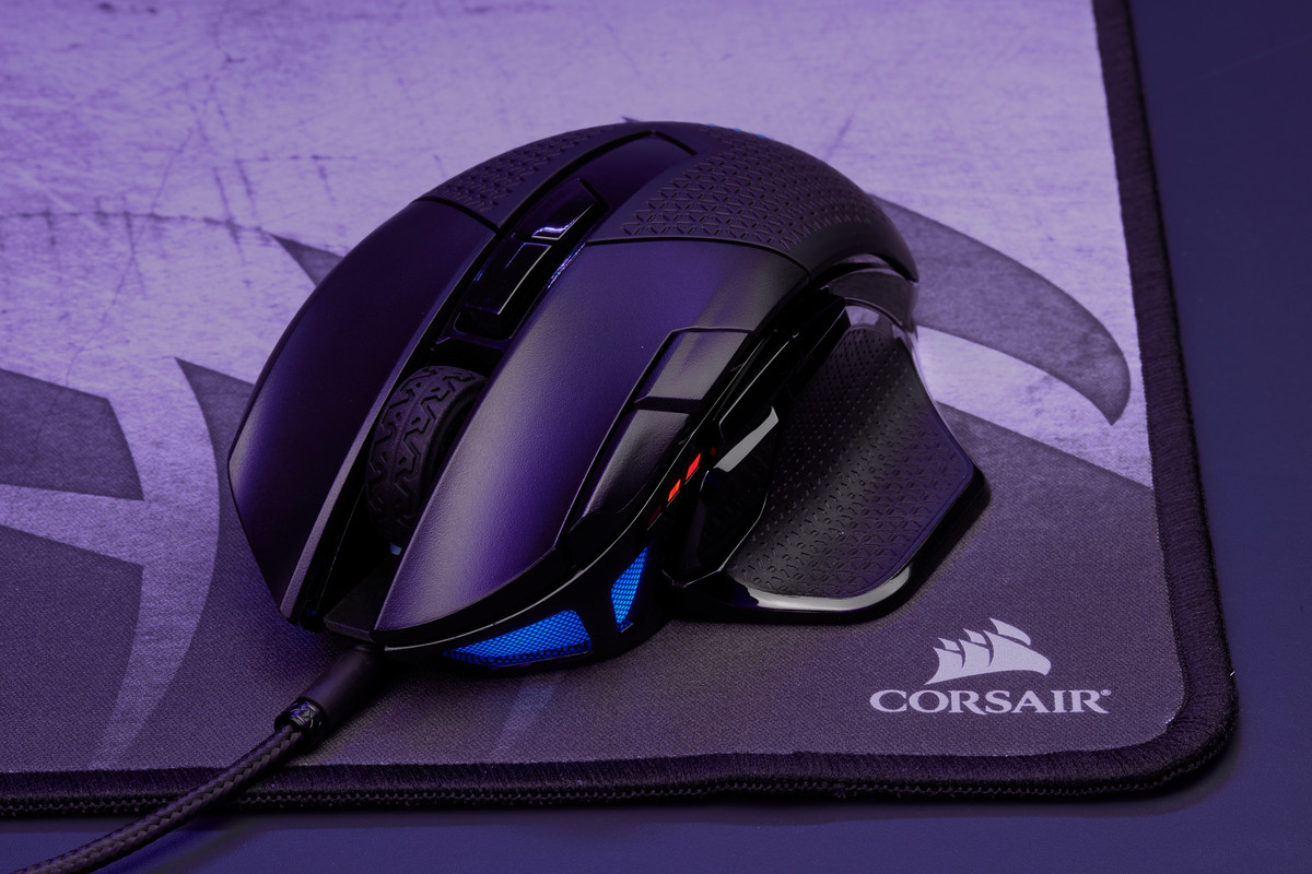 Геймърска мишка CORSAIR NIGHTSWORD RGB Tunable FPS/MOBA - CH-9306011-EU