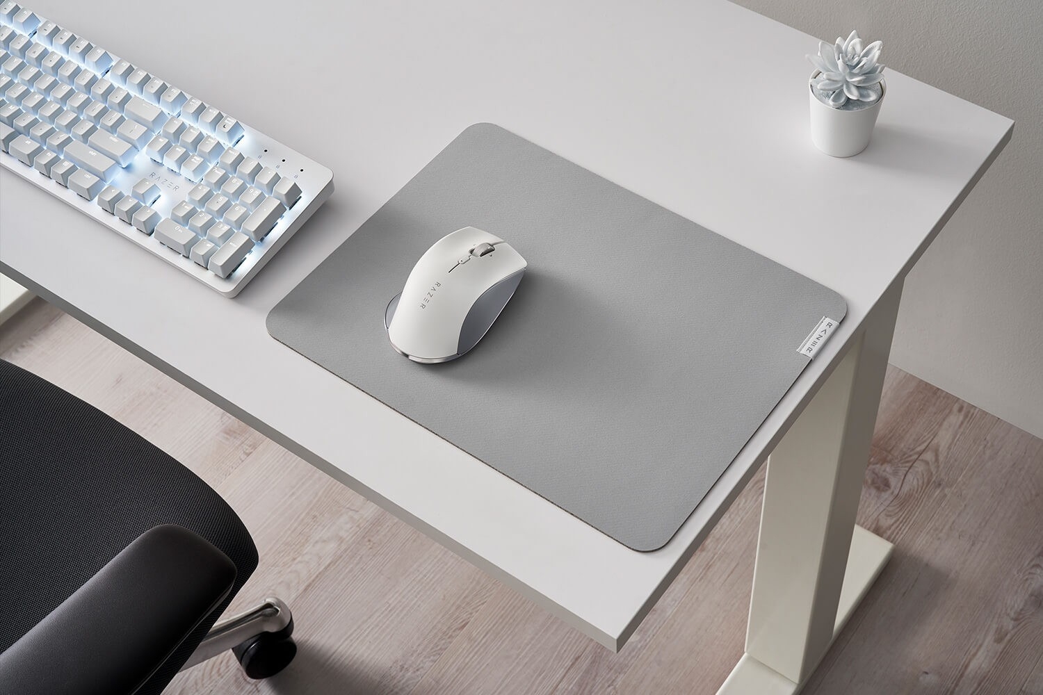 Геймърски пад Razer Pro Glide Soft Mouse Mat For Productivity