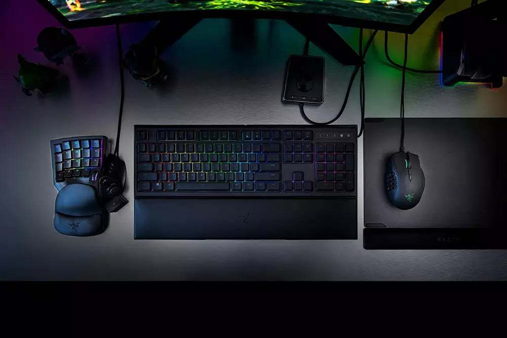 Геймърски кийпад Razer Tartarus V2 Mecha-membrane