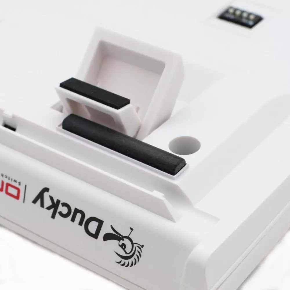 Геймърскa механична клавиатура Ducky One 2 TKL White RGB, Kailh BOX Red