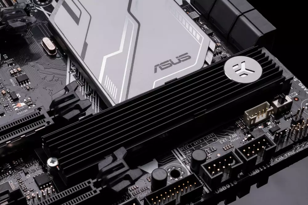 Охладител за SSD EK-M.2 Heatsink for the Intel Optane SSD 905P - Black