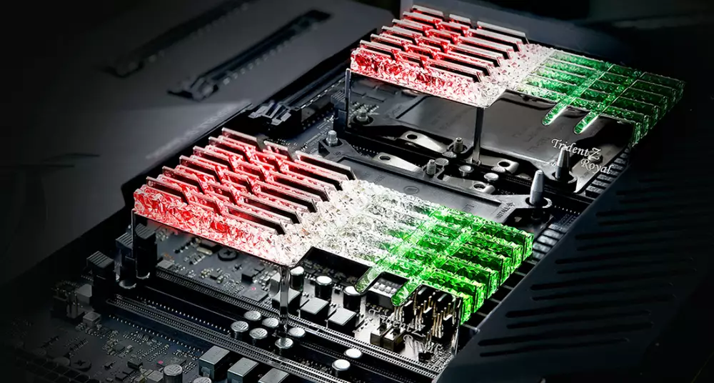 Памет G.SKILL Trident Z Royal Silver 16GB (2x8GB) DDR4 4000MHz CL16 - F4-4000C16D-16GTRSA