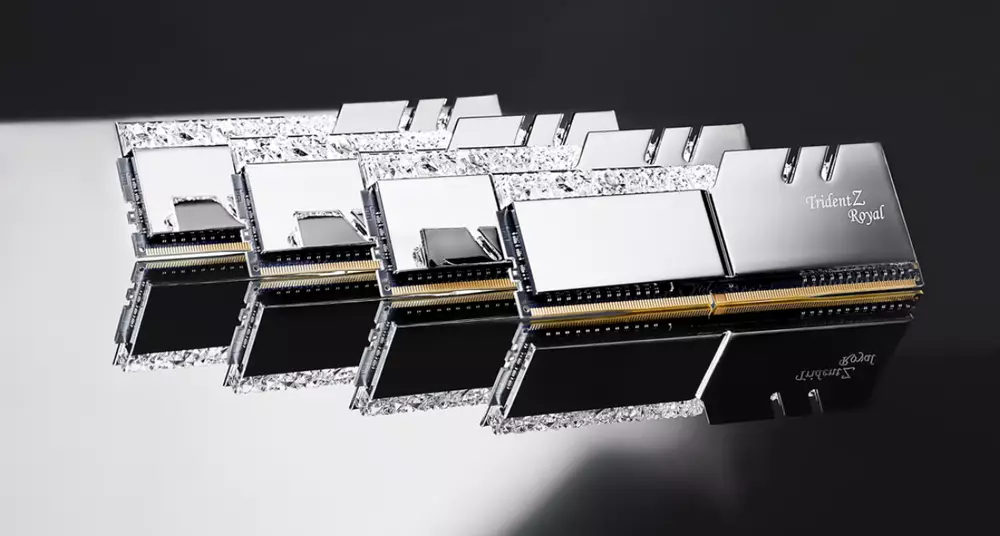 Памет G.SKILL Trident Z Royal Silver 32GB (4x8GB) DDR4 4000MHz CL16 - F4-4000C16Q-32GTRS