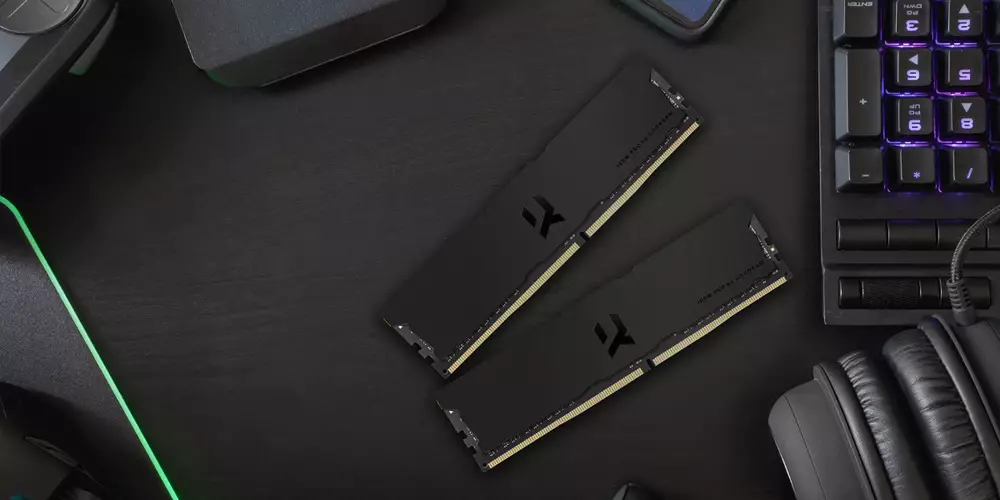 Памет GOODRAM IRDM PRO DEEP BLACK 16GB DDR4 3600MHz