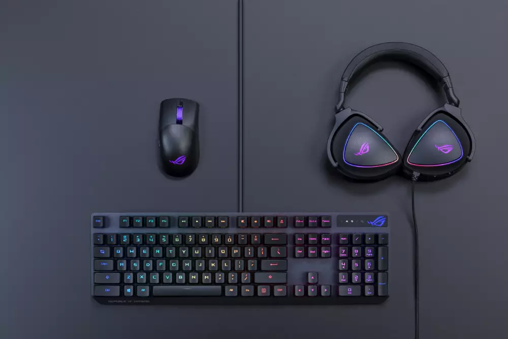 Геймърски слушалки ASUS ROG Delta S USB-C Aura Sync RGB