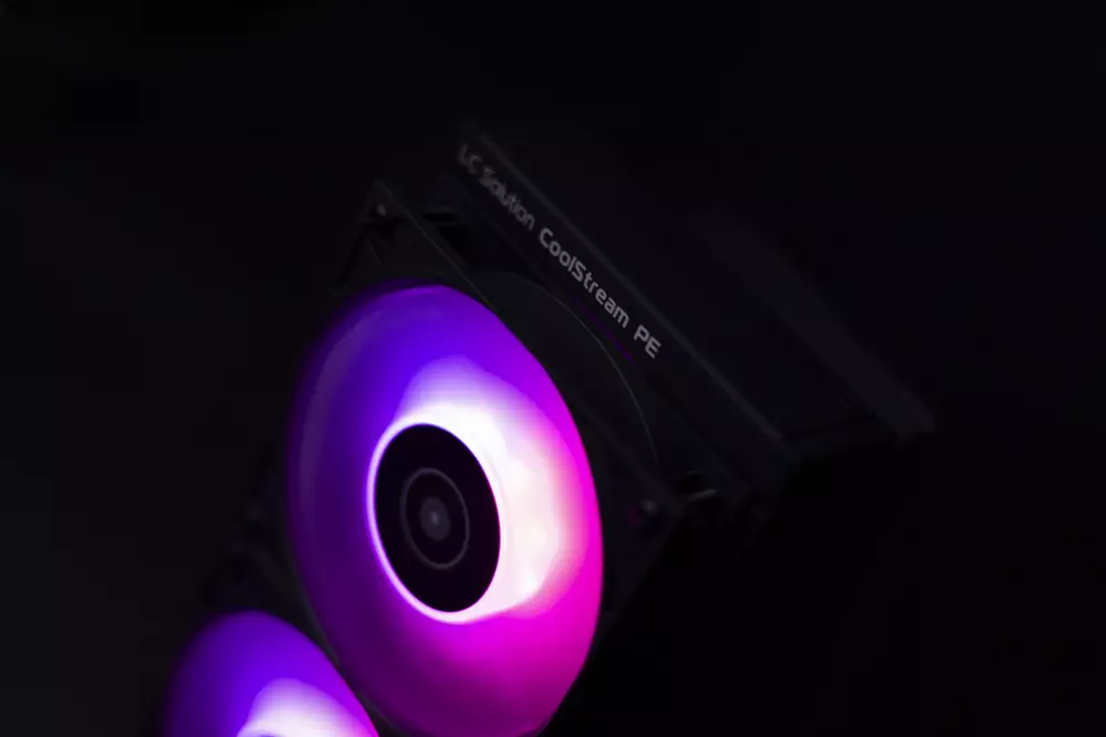 Употребяван вентилатор EK Vardar EVO 120ER D-RGB 500-2200rpm
