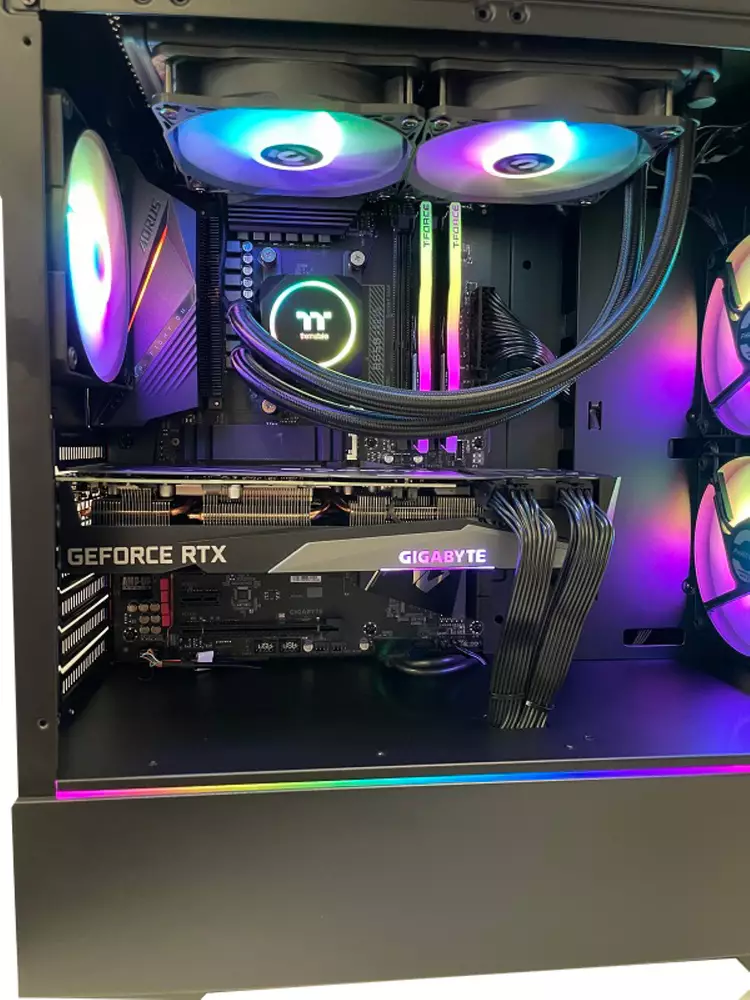 Геймърски компютър Fusion V2 (AMD Ryzen 5 5600X, 16GB, RTX 3070 8GB, 512GB SSD, 750W)