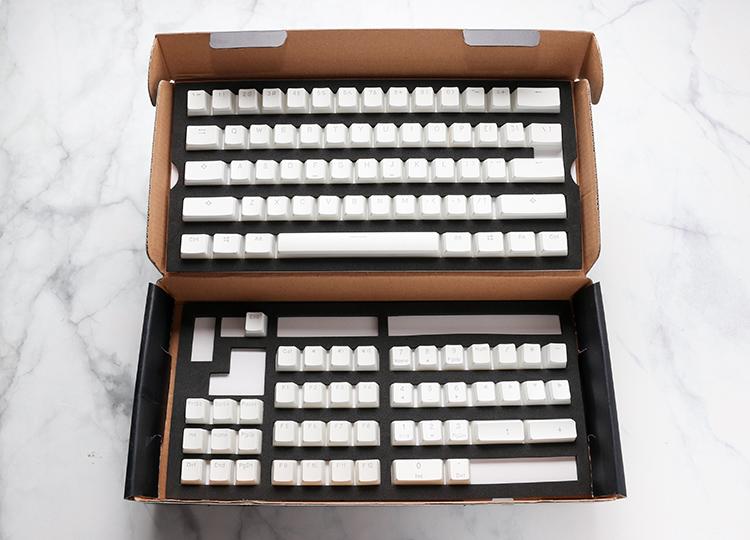 Капачки за механична клавиатура Ducky Pudding White 108-Keycap Set PBT Double-Shot US Layout