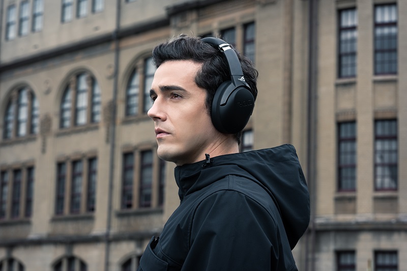 Геймърски слушалки ASUS ROG Strix Go BT