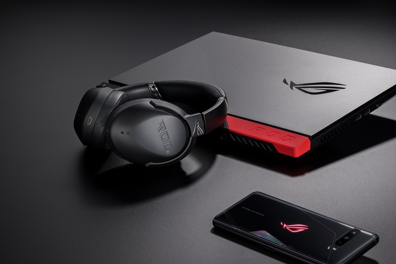 Геймърски слушалки ASUS ROG Strix Go BT