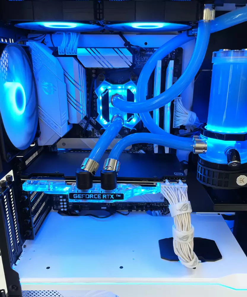 Геймърски компютър Mystique Custom Water Build (AMD Ryzen 7 5800X, 16GB, RTX 3080 10GB, 500GB SSD, 850W)