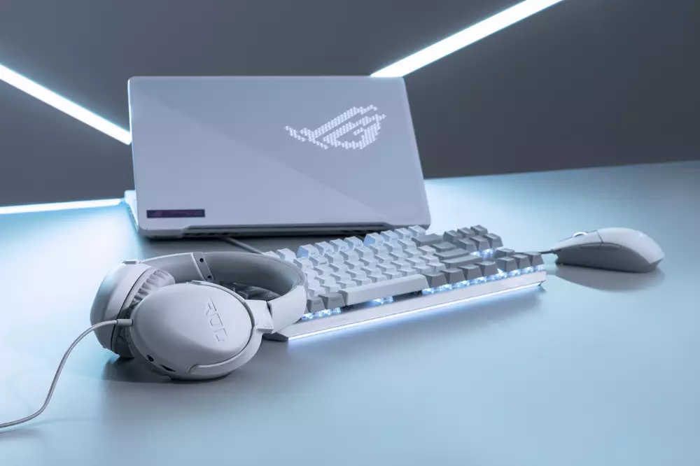 Геймърски слушалки ASUS ROG Strix Go Core Moonlight White - 90YH0381-B1UA00