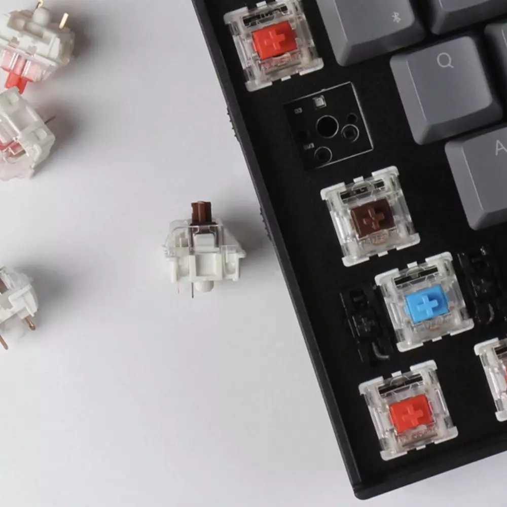 Геймърска механична клавиатура Keychron K10 Hot-Swappable Full-Size Gateron Brown Switch White LED ABS