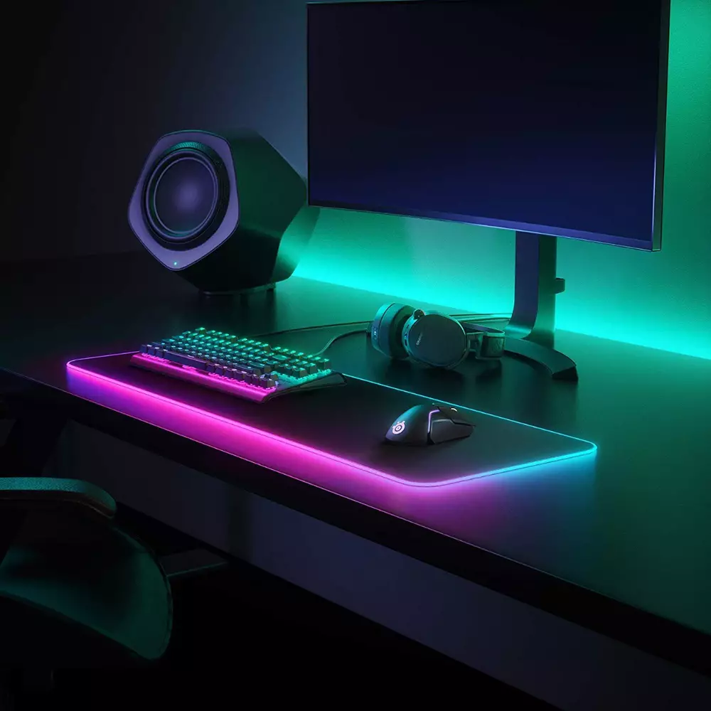Геймърски пад SteelSeries QcK Prism Cloth XXL RGB Black