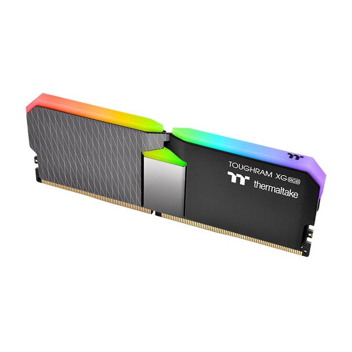 Памет Thermaltake Toughram XG RGB Black 32GB (2x16GB) DDR4 4000MHz CL19 - R016D416GX2-4000C19A