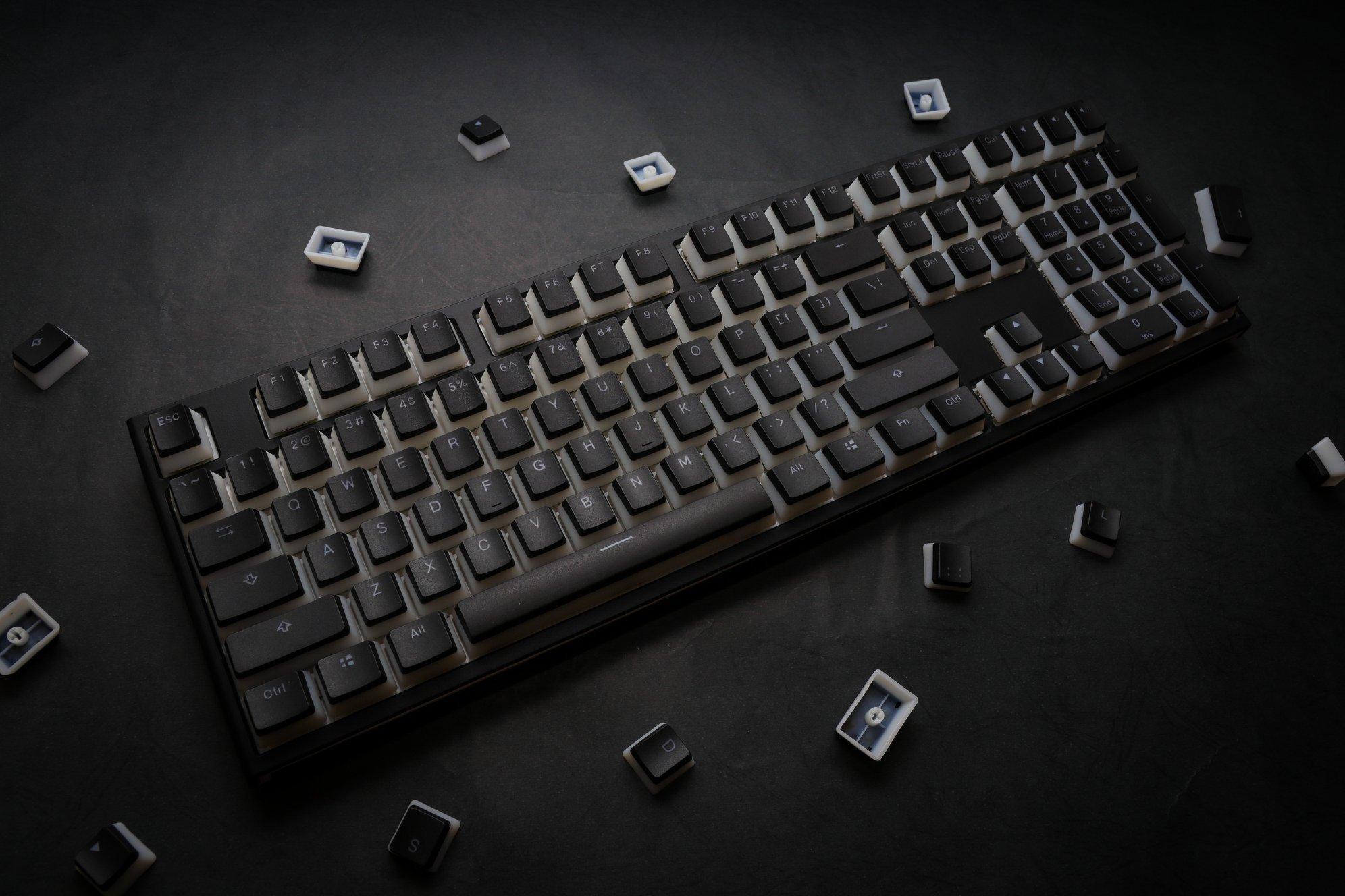 Геймърскa механична клавиатура Ducky One 2 Pudding RGB Cherry MX Brown