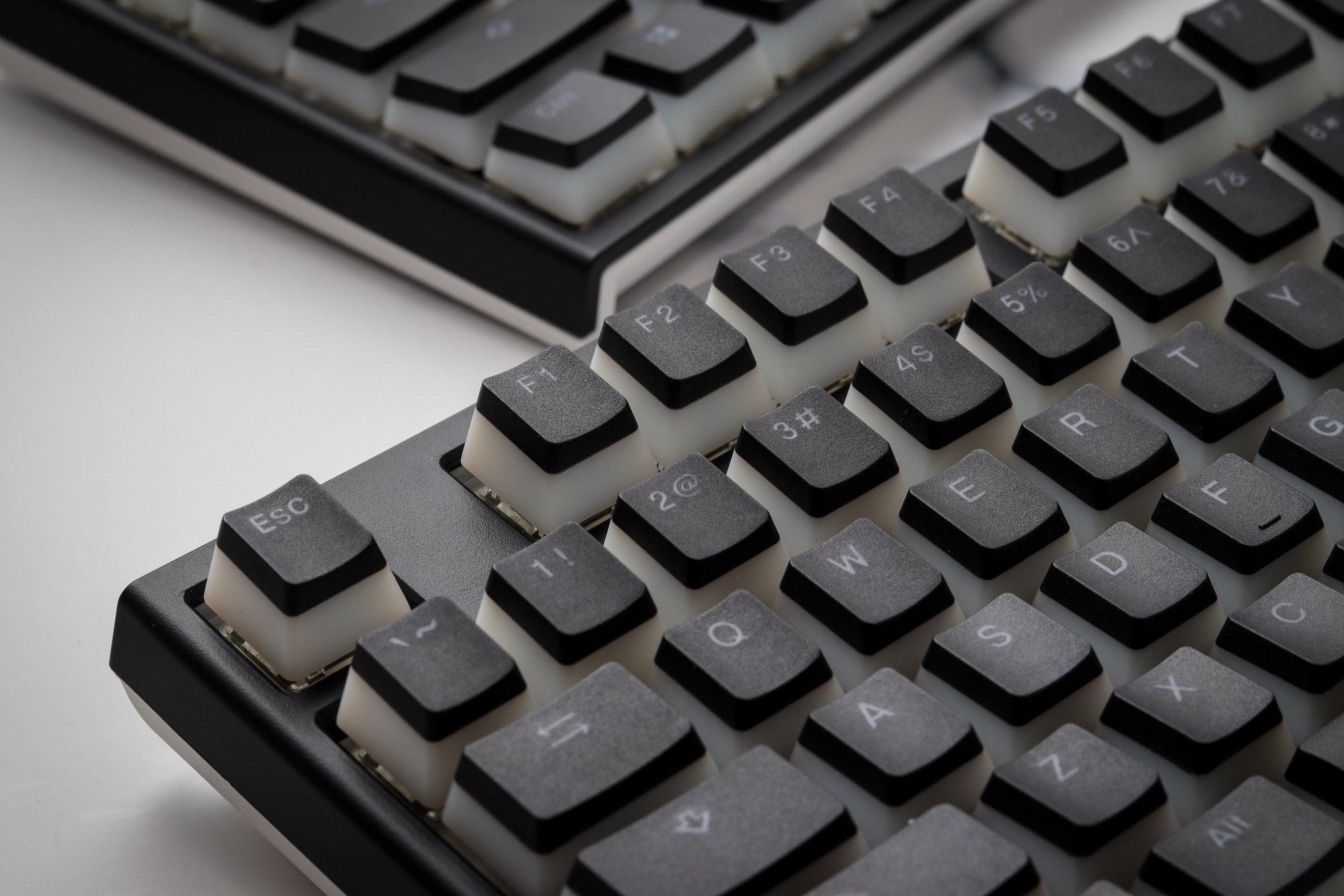Геймърскa механична клавиатура Ducky One 2 Pudding RGB Cherry MX Brown