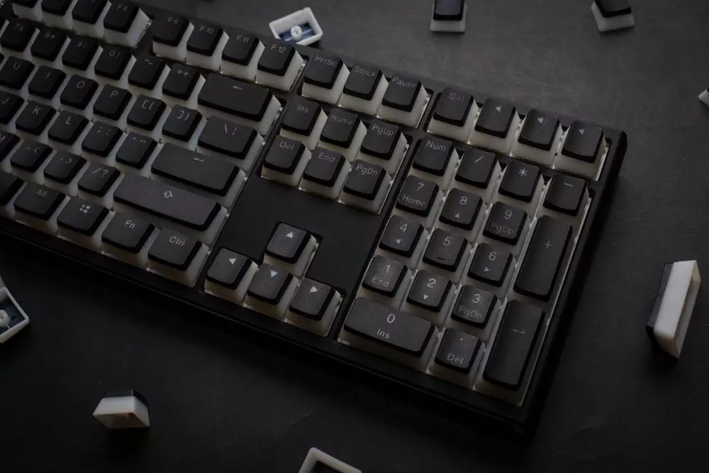 Геймърскa клавиатура Ducky One 2 Pudding RGB Cherry MX Silent Red
