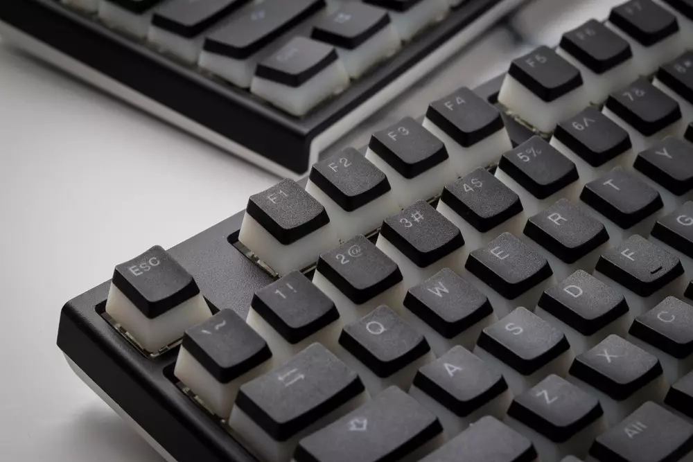 Геймърскa клавиатура Ducky One 2 Pudding RGB Cherry MX Silent Red