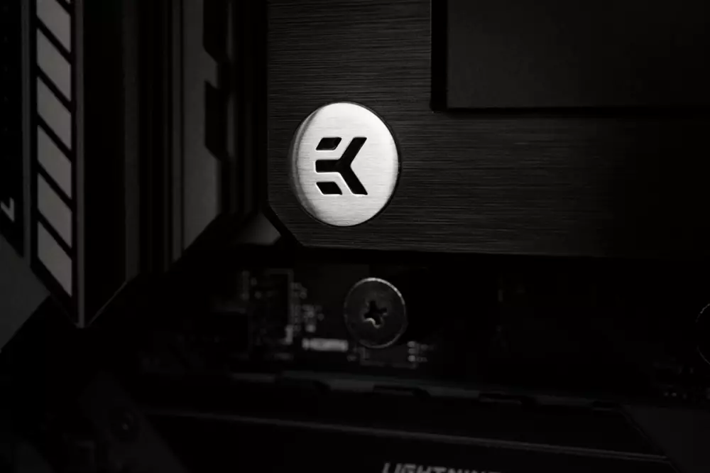 Водно охлаждане за процесор EK-AIO Basic 240 Dark Edition